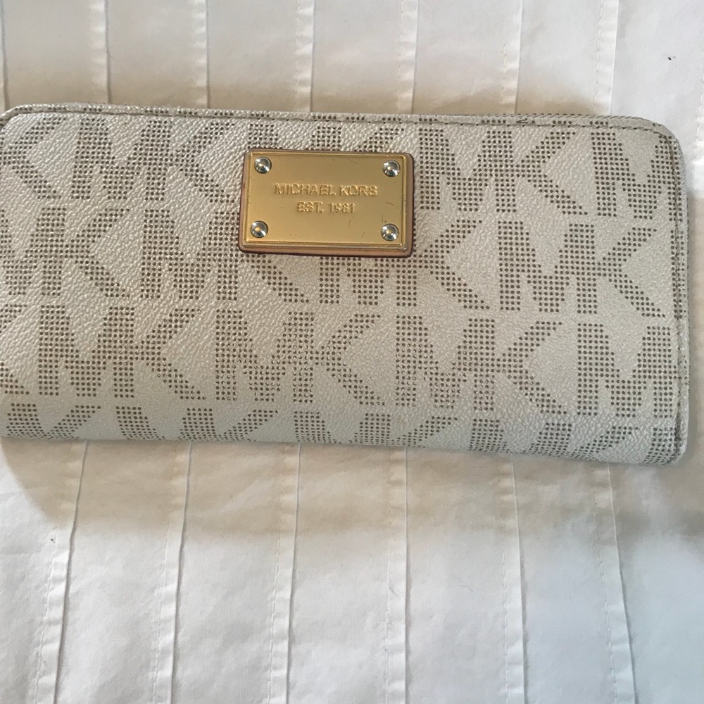 MICHAEL Kors wallet!